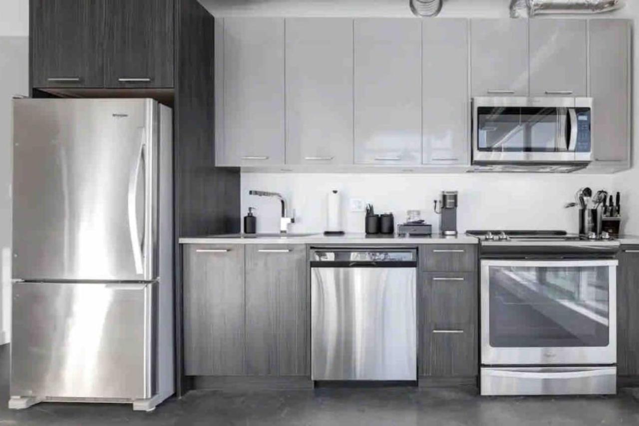 Luxury Downtown Penthouse Apartment Calgary